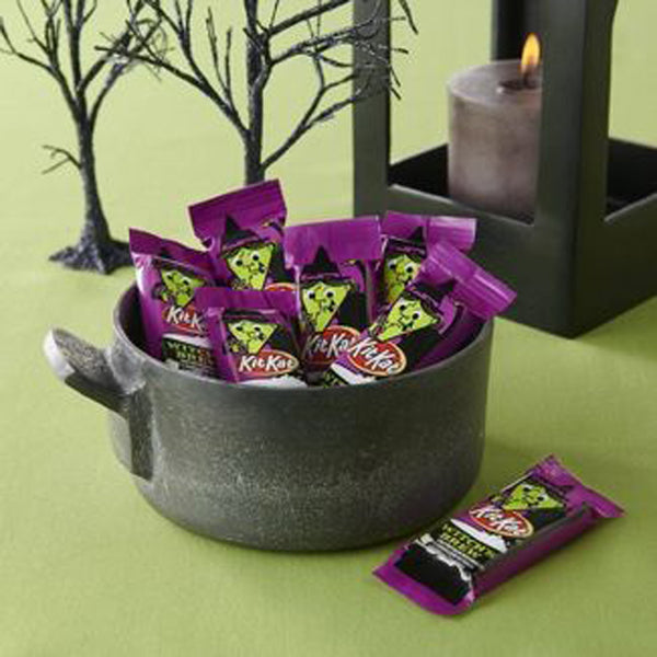 Jack OLantern Halloween Gift Basket - Chocolate & Candy Halloween Gift